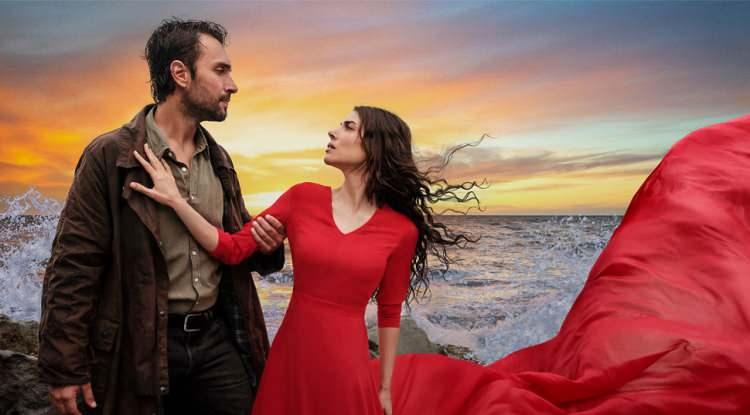 Ulaş Tuna Astepe, Deniz Baysal&rsquo;a doğum g&uuml;n&uuml;nde altın hediye etti!