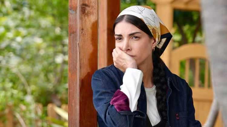 <p><strong>Dizide 'Esme' karakteriyle olduk&ccedil;a beğeni toplayan &uuml;nl&uuml; oyuncu Deniz Baysal'a s&uuml;rpriz olarak d&uuml;zenlenen doğum g&uuml;n&uuml; partisini, setteki arkadaşları sosyal medya hesabından 'İyi ki doğdun Deniz' notuyla paylaştılar.</strong></p>
