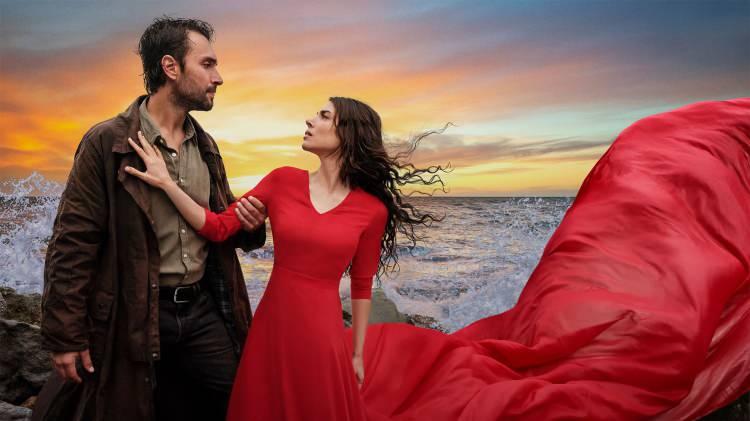 Ulaş Tuna Astepe, Deniz Baysal&rsquo;a doğum g&uuml;n&uuml;nde altın hediye etti!