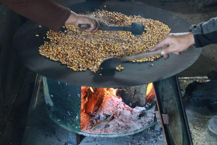 <p><strong><em>Gavut bize &ccedil;ok eskilerden kalma. Seyahatname eserinde de ismi ge&ccedil;en &ccedil;ok eski bir yiyeceğimiz."&nbsp;</em></strong></p>
