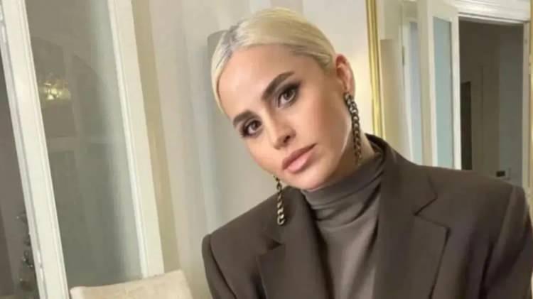 <p><strong>Pekin, ifadesinde</strong>&nbsp;<strong><em><span style="color:#800080">"Sosyal medyalarım mevcuttur. Ancak hi&ccedil;bir suretle bu platformlarda uyuşturucu veya uyarıcı madde kullanımını &ouml;zendirici bir palayaşım, alıntı, yeniden g&ouml;nderi yapmadım."</span> </em>şeklinde konuşarak yasaklı madde ile bir ilgisinin olmadığını ifade etti.</strong></p>
