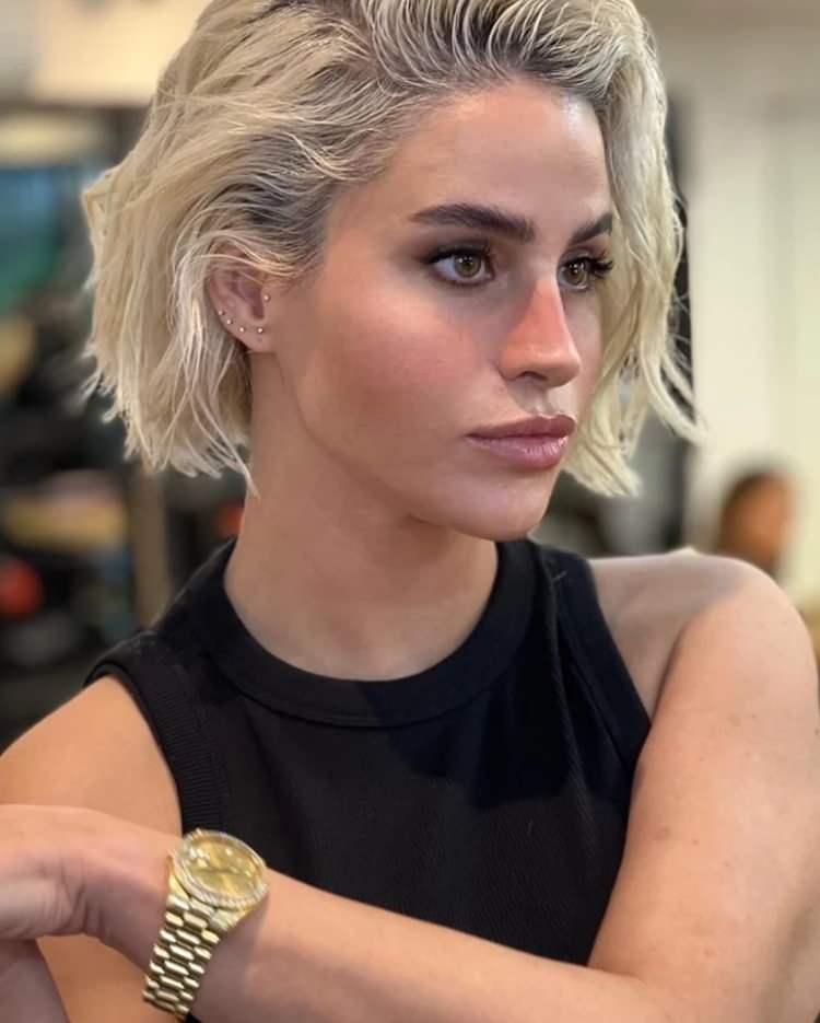 <p><span style="color:#800080"><em><strong>Bahse konu şahsı da (Sercan Yaşar) birka&ccedil; kez bu a&ccedil;ılış ve marka etkinliklerinde g&ouml;rd&uuml;m ve tanıştım. Herhangi bir yakınlığımız bulunmamaktadır. Bu sebeple kendisi ile etkinlik haricinde hi&ccedil;bir yerde g&ouml;r&uuml;şmemekle birlikte uyuşturucu ve uyarıcı madde kesinlikle kullanmadık.</strong></em></span></p>
