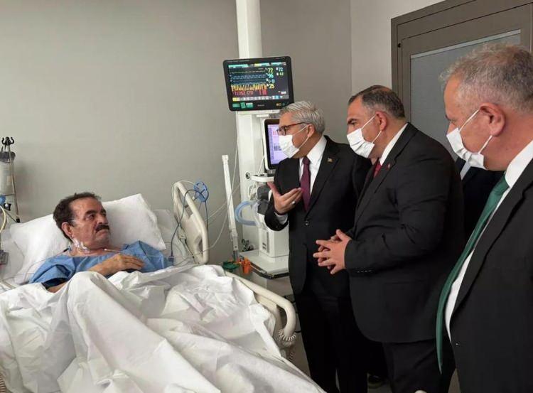 <p><span style="color:#B22222"><strong>AMELİYATA ALINDI</strong></span></p>

<p><strong>74 yaşındaki &uuml;nl&uuml; sanat&ccedil;ıdan yeni haber geldi. Edinilen bilgilere g&ouml;re Tatlıses'in bu sabah safra kesesi ameliyatına alındığı bildirildi.</strong></p>
