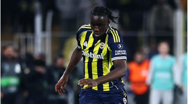 <p>Sidiki Cherif'in ge&ccedil;en s&uuml;re&ccedil;te beklenen etkiyi g&ouml;sterememesi &uuml;zerine Fenerbah&ccedil;e y&ouml;netiminin yaz transfer d&ouml;neminde forvet mevkiine &ouml;nemli takviyeler yapacağı ileri s&uuml;r&uuml;ld&uuml;.&nbsp;</p>

