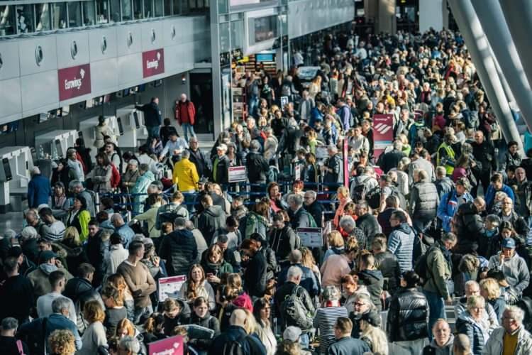 <p>Cuma g&uuml;n&uuml; planlan grev, "Lufthansa'da son 2 ayda yaşanan 3. b&uuml;y&uuml;k iş bırakma eylemi" olacak.</p>
