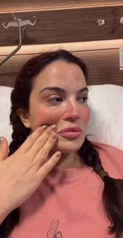 <p>7.ameliyatını olmak zorunda kalan &uuml;nl&uuml; oyuncu k&ouml;t&uuml; haberi sosyal medya hesabından duyurdu.&nbsp;</p>
