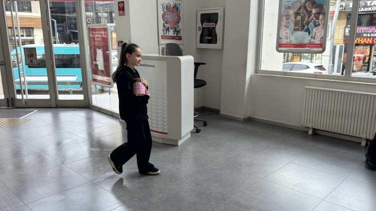 9 yaşındaki Berra'dan duygulandıran bağış! 