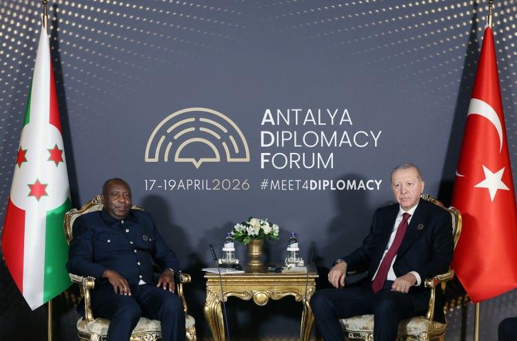 <p>Cumhurbaşkanı Erdoğan, Burundi Cumhurbaşkanı Evariste Ndayishimiye ile g&ouml;r&uuml;şt&uuml;.</p>
