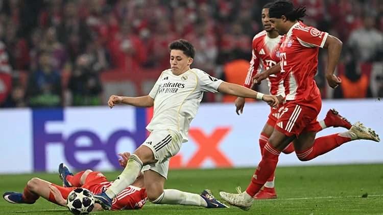 <p>Şampiyonlar Ligi'nde Bayern M&uuml;nih, Arsenal, PSG ve Atletico Madrid son 4 takım arasına adını yazdırdı.</p>
