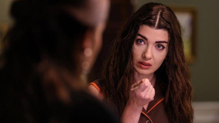 <p><strong>Konuk olduğu bir programda &ouml;zel hayatına dair &ccedil;arpıcı a&ccedil;ıklamalarda bulunan G&uuml;ner, 60 yaşında hayata veda eden babasının acı kaybını anlatırken g&ouml;zyaşlarına hakim olamadı.</strong></p>
