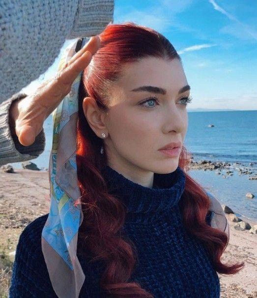 <p><strong>&Uuml;nl&uuml; oyuncunun a&ccedil;ıklamaları sevenlerine duygu dolu anlar yaşattı.</strong></p>
