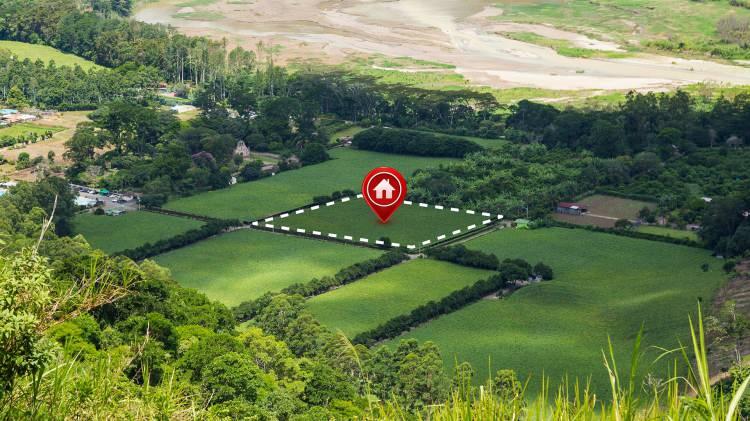 <p>Yani yatırımcı artık sadece b&uuml;y&uuml;kşehirlere değil, daha ulaşılabilir fiyat sunan alternatif b&ouml;lgelere y&ouml;neliyor." Asıl dikkat edilmesi gereken noktanın fiyatlar değil, arz olduğuna dikkati &ccedil;eken &Ouml;ğ&uuml;t, şunları s&ouml;yledi: "Son verilere g&ouml;re T&uuml;rkiye genelinde arsa stokları bir ayda y&uuml;zde 33 azaldı. B&uuml;y&uuml;kşehirlerde de benzer bir daralma s&ouml;z konusu.</p>
