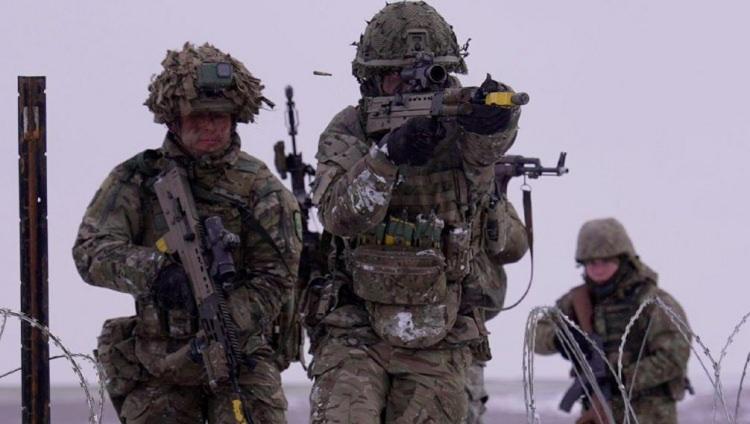 <p>İngiltere Savunma Bakanı John Healey, s&ouml;z konusu teslimata ilişkin "Savaşta kendini kanıtlamış bu b&uuml;y&uuml;k insansız hava aracı takviyesi, Ukrayna g&uuml;&ccedil;lerine halklarını savunmak ve Rus saldırganlığına karşı koymak i&ccedil;in ihtiya&ccedil; duydukları yeteneği kazandıracak." dedi.</p>
