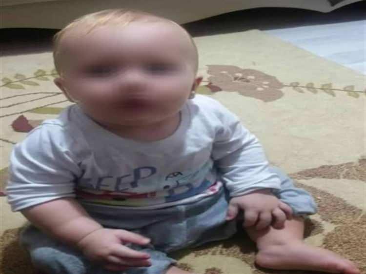 <p>Rebecca S. ile oğlu Nazar S. arasındaki g&ouml;r&uuml;şme, Aile ve Sosyal Hizmetler İl M&uuml;d&uuml;rl&uuml;ğ&uuml;&rsquo;nde pedagog eşliğinde ger&ccedil;ekleşirken; anne ile oğlunun oyun oynayarak zaman ge&ccedil;irmesi sağlandı.</p>

<p>&nbsp;</p>

<p>Akrabaları tarafından kendisini terk ettiği ve k&ouml;t&uuml; olduğu s&ouml;ylenen annesi ile bu s&uuml;re&ccedil;te yakın ilişki kurmaya başlayan &ccedil;ocuğa, oyun oynadığı kişinin isminin Rebecca olduğu ve annesi olduğu s&ouml;ylendiğinde şaşırıp, <span style="color:#A52A2A"><strong><em>"Rebecca k&ouml;t&uuml; değil miydi ya ama iyiymiş"</em></strong> </span>dediği &ouml;ğrenildi.</p>
