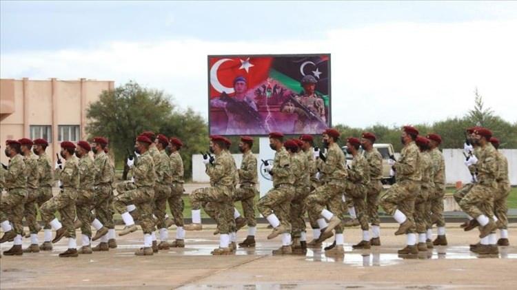 <p>LİBYA D&Uuml;ZENSİZ G&Ouml;&Ccedil;&Uuml;N KURBANI OLDU</p>

<p>Dibeybe, &uuml;lkesinin d&uuml;zensiz g&ouml;&ccedil;&uuml;n kurbanı olduğunu, Libya'nın g&ouml;&ccedil;&uuml;n kaynağı olan &uuml;lkeler ile hedef &uuml;lkeler arasında sıkıştığını kaydetti.</p>

<p>&nbsp;</p>

<p>&Uuml;lkesinin sınırlı kaynaklarına rağmen karada ve denizde d&uuml;zensiz g&ouml;&ccedil;&uuml; engellemek i&ccedil;in ciddi &ccedil;aba sarf ettiğini belirten Dibeybe şunları s&ouml;yledi:</p>
