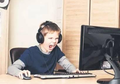 <p><span style="color:#B22222"><strong>"OYUNLAR İYİLEŞTİRİCİDİR"</strong></span></p>

<p><em><span style="color:rgb(128, 0, 128)"><strong>Oyunlar iyileştiricidir ama hayal d&uuml;nyasını geliştirebilen oyunlar iyileştiricidir. Bunun yerine başka oyunlar aldı. Burada kişi silah oyunlarının i&ccedil;inde adeta g&ouml;revli gibi.&nbsp;</strong></span></em></p>
