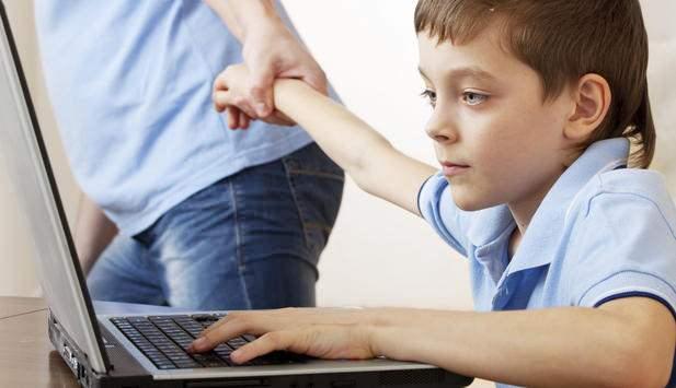 <p><strong>Durcan, <em><span style="color:#800080">"Dijital d&uuml;nya sınırları ortadan kaldırıldı. Eskiden bu t&uuml;r vakaları daha &ccedil;ok Amerika'da duyardık. &Ccedil;ocukların dijital i&ccedil;eriklere erişiminin kontrols&uuml;z hale gelmesi riskleri artırdı."</span> </em>dedi.</strong></p>
