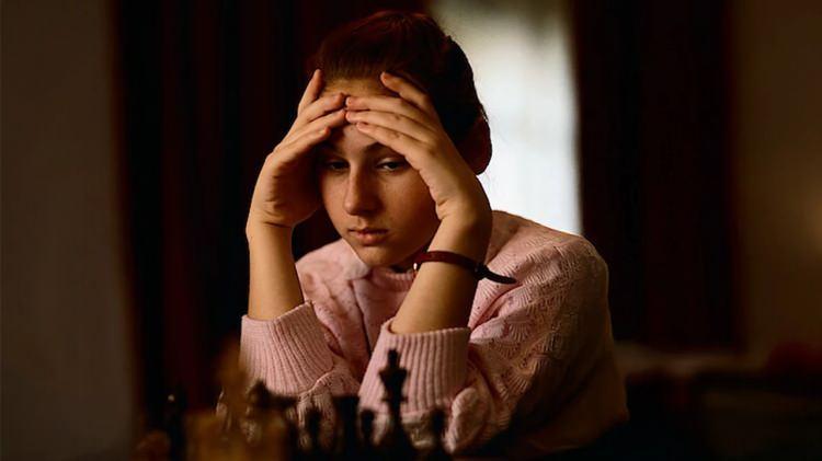 <p>Polgar, 13 yaşına girmeden &ouml;nce 2555 ELO puanına ulaşarak rekor kırmış ve bu rekor gen&ccedil; Yağız'a kadar hi&ccedil; kırılamamıştı.</p>
