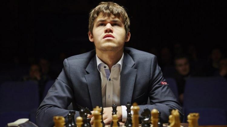 <p>5-&nbsp;Magnus Carlsen | Norve&ccedil;<br />
<br />
* Rekor Yaşı: 16 yaş 6 ay<br />
<br />
* Tarih: Temmuz 2007</p>
