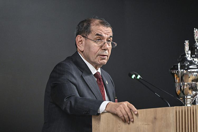 <p>Dursun &Ouml;zbek'in yeniden başkan se&ccedil;ilmesi halinde Okan Buruk'la yola devam ederek 'istikrar'dan yana olduğunu g&ouml;stermesi bekleniyor.</p>
