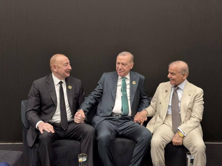 <p>Cumhurbaşkanı Erdoğan, Antalya'da peş peşe diplomatik g&ouml;r&uuml;şmeler ger&ccedil;ekleştirdi.&nbsp;</p>

<p>Erdoğan'ın g&ouml;r&uuml;şmelerine ilişkin fotoğraf kareleri paylaşıldı.</p>
