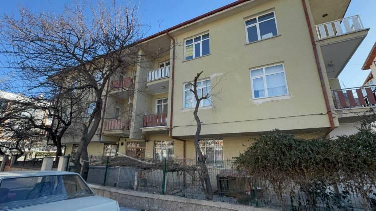 <p>Olay, ge&ccedil;en yıl 23 Şubat&rsquo;ta saat 01.30 sıralarında Sakarya Mahallesi Safa Sokak'ta 3 katlı bir apartmanın 2&rsquo;nci katında meydana geldi.</p>
