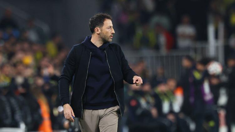 <p><strong>&Ccedil;ıkardığı takıma bakıyorsun, yaptığı değişikliklere bakıyorsun, oynattığı oyuna bakıyorsun...</strong></p>
