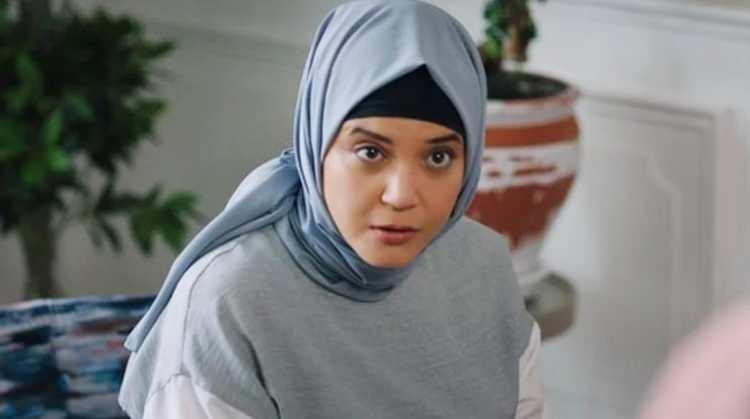 <p><span style="color:#800000"><strong>"ANNEMİN KAPIYI A&Ccedil;TIĞI DOĞRU"</strong></span></p>

<p><strong>Eleştirilerin odağındaki noktayı d&uuml;r&uuml;st&ccedil;e kabul eden Civelek, başarının kendisine ait olduğunun altını &ccedil;izderek şu ifadeleri kullandı:</strong></p>

<p><span style="color:#800000"><strong>&nbsp;"Annemin bana kapıyı a&ccedil;tığı doğru, bunu inkar etmiyorum.</strong></span></p>
