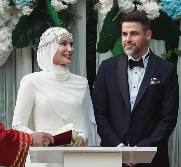 <p>Milli Savunma Bakanlığı ve Deniz Kuvvetleri Komutanlığı&rsquo;nın desteğiyle, TRT&rsquo;nin uluslararası dijital platformu tabii i&ccedil;in &ccedil;ekilecek olan &lsquo;Operasyon Alesta&rsquo; dizisinden Gamze &Ouml;z&ccedil;elik'e teklif gitti.&nbsp;</p>
