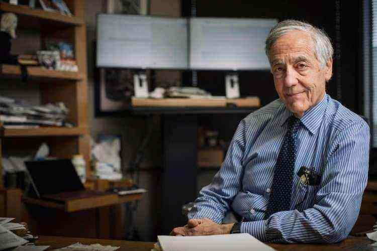 <p>29)&nbsp; GEORGE KAISER&nbsp; |&nbsp; 15,4 MİLYAR DOLAR</p>

<p>&nbsp;</p>

<p>George Kaiser, enerji ve bankacılık sekt&ouml;rlerinde b&uuml;y&uuml;k yatırımlara sahip olan ABD&rsquo;li bir iş insanıdır. Serveti, &ouml;zellikle petrol ve doğal gaz yatırımları ile finansal girişimlerinden kaynaklanıyor.</p>
