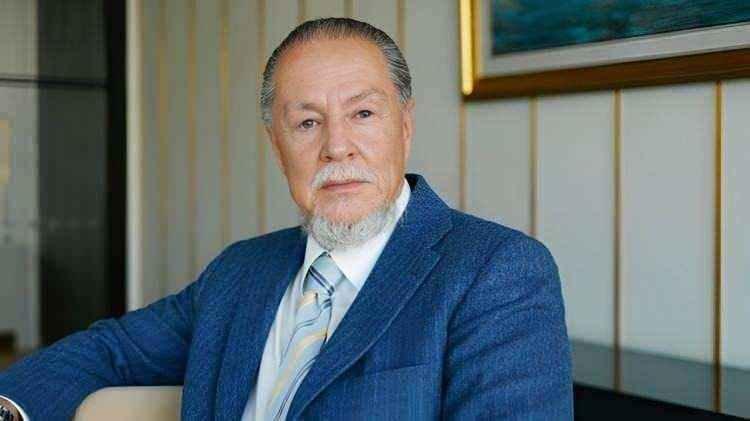 <p>16)&nbsp; EYAL OFER&nbsp; |&nbsp; 28,2 MİLYAR DOLAR</p>

<p>&nbsp;</p>

<p>Eyal Ofer, İsrailli iş insanı ve deniz taşımacılığı, enerji ve gayrimenkul alanlarında büyük yatırımlara sahip bir milyarder. Serveti, uluslararası ticaret ve stratejik iş girişimlerinden kaynaklanıyor.</p>
