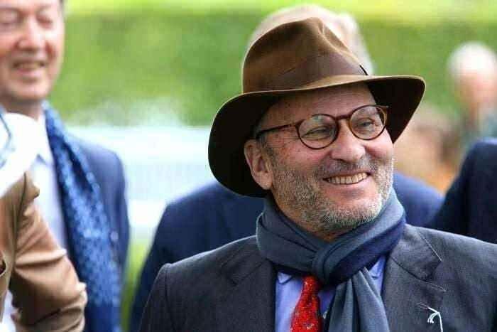 <p>11)&nbsp; ALAN WERTHEIMER&nbsp; | 36 MİLYAR DOLAR&nbsp; -&nbsp; Finansçı</p>

<p>&nbsp;</p>

<p>Alan Wertheimer, finans ve yatırım sektöründe önemli bir isim olarak geniş bir portföye sahiptir. Serveti, başarılı iş girişimleri ve stratejik yatırımlarından kaynaklanıyor.</p>
