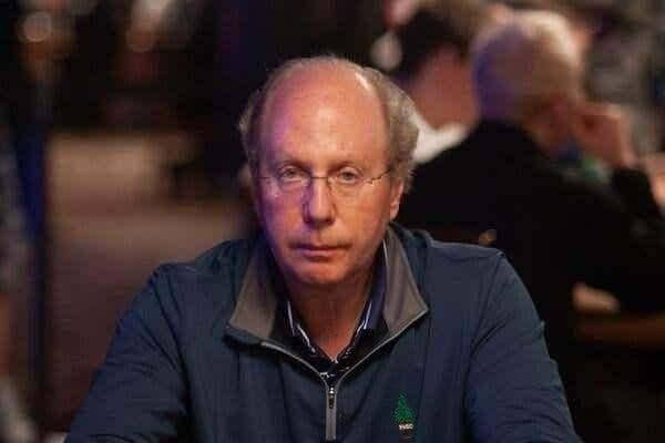 <p>8)&nbsp; JEFF YASS&nbsp; |&nbsp; 59+ MİLYAR DOLAR&nbsp; -&nbsp; Finans</p>

<p>&nbsp;</p>

<p>Jeff Yass, Susquehanna International Group’un kurucularından biri olarak finans ve yatırım dünyasında öne çıkıyor. Serveti, opsiyon ticareti, hedge fon yönetimi ve teknoloji yatırımlarından geliyor.</p>
