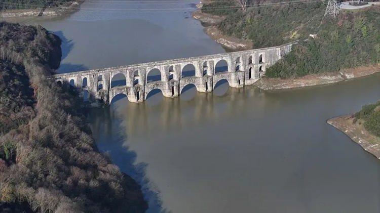 <p><span style="color:#B22222"><strong>ALTERNATİFLER GELİŞTİRİLMELİ&nbsp;</strong></span></p>

<p>Prof. Dr. Meri&ccedil; Albay, Avrupa Birliği projesi kapsamında kullanılmış suyun tarımda kullanımı dahil tekrar kullanılması y&ouml;n&uuml;nde &ccedil;alışma y&uuml;r&uuml;tt&uuml;klerini, &ouml;zellikle ağır metal bakımından sıkıntı bulunmuyorsa suyu tekrar kullanma noktasında alternatifler geliştirilmesi gerektiğini s&ouml;zlerine ekledi.</p>
