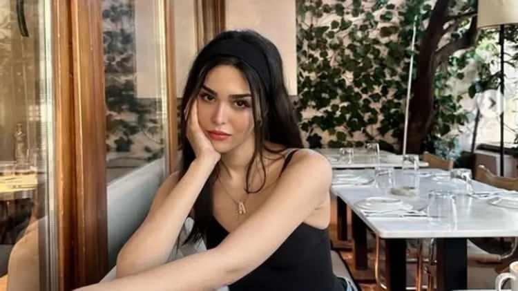 <p><strong>Aleyna Bozok</strong></p>
