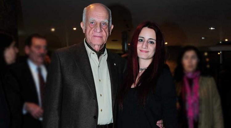 <p><span style="color:#B22222"><em><strong>İpek Kıra&ccedil;'ın a&ccedil;tığı dava sonrası, İnan Kıra&ccedil;'ın fiil ehliyeti bulunmadığı gerek&ccedil;esiyle yapılan evliliğin iptaline ilişkin karar istinafta da onandı; mahkeme, ilk derece h&uuml;km&uuml;n&uuml; hukuka uygun buldu.</strong></em></span></p>
