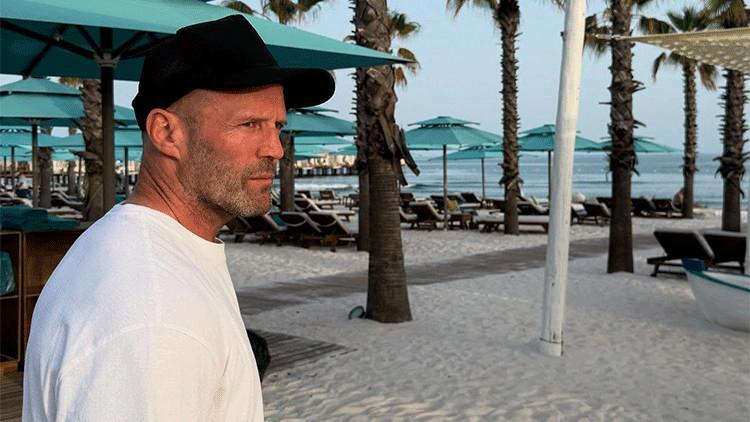 <p><strong>Tatil i&ccedil;in tercih ettiği Serik'e bağlı Belek'ten vazge&ccedil;meyen Statham, yeniden rotasını buraya &ccedil;evirdi.</strong></p>
