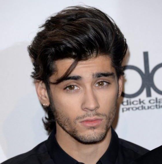 <p>Hastane yatağından bir fotoğraf paylaşa One Direction grubuyla &uuml;nlenen 33 yaşındaki Malik, son g&uuml;nlerin kendisi i&ccedil;in olduk&ccedil;a zor ge&ccedil;tiğini şu s&ouml;zlerle ifade etti:</p>
