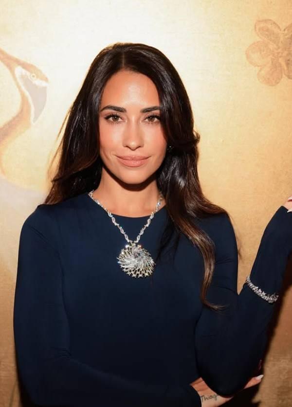 <p><strong>Gece boyunca t&uuml;m bakışları &uuml;zerine toplayan Antonela Roccuzzo, sosyal medya hesabından paylaştığı karelerle de beğeni yağmuruna tutuldu.</strong></p>
