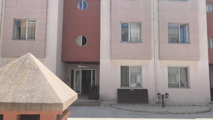 <p>Durumun 112 Acil &Ccedil;ağrı Merkezi'ne bildirilmesi &uuml;zerine olay yerine &ccedil;ok sayıda polis ve sağlık ekibi sevk edildi.</p>
