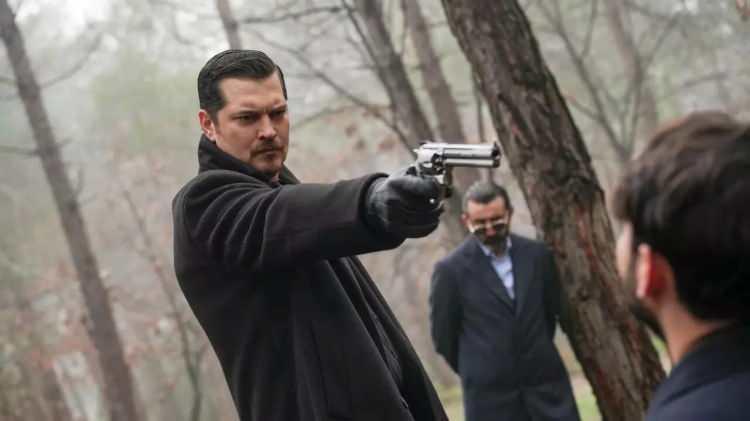 <p><strong>Bu dizilerin yayından kaldırılması ile ilgili resmi bir karar yokken Birsen Altuntaş'ın haberine g&ouml;re, s&ouml;z konusu dizilerin senaristleri bu s&uuml;re&ccedil;te hassas davranarak senaryolarını revize etme kararı aldı.</strong></p>
