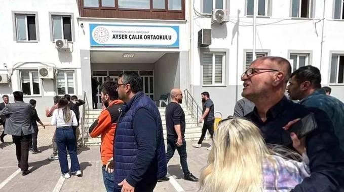 <p><strong>Bu noktada &ccedil;ocukların şiddet ve &ouml;fke sorunlarında dizi ve filmlerin etkisi ise yeniden tartışmalara neden oldu. "M&uuml;sl&uuml;m", "Ayla" ve "Cep Herk&uuml;l&uuml;: Naim S&uuml;leymanoğlu" gibi izlenme rekorları kıran yapımlara imza atan yapımcı Mustafa Uslu da konuya dair sosyal medya hesabından ateş p&uuml;sk&uuml;rd&uuml;.</strong></p>
