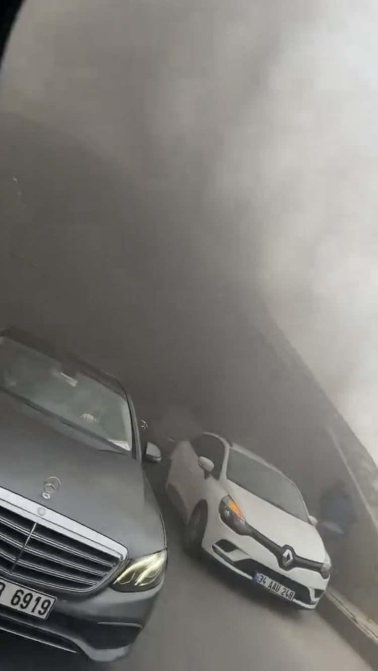 <p>İhbar &uuml;zerine olay yerine &ccedil;ok sayıda itfaiye ve polis ekibi sevk edildi.</p>

<p>&nbsp;</p>
