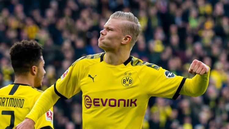 <p>Daha &ouml;nce Norve&ccedil;li golc&uuml; Erling Haaland,&nbsp;2019-20 sezonunda 19 yaş 212 g&uuml;nl&uuml;kken bir Şampiyonlar Ligi sezonunda 11 gole katkı (10 gol, 1 asist) sağlayarak bu başarıya ulaşan en gen&ccedil; oyuncu olmuştu.</p>
