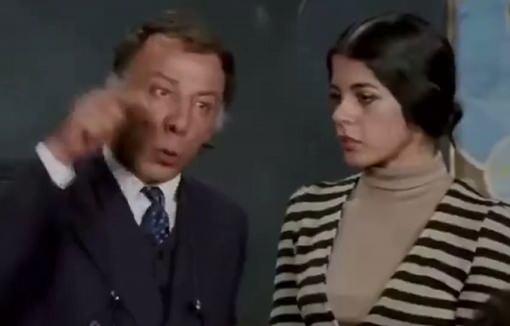 <p><span style="color:#800080"><strong><em>Bir &ccedil;ocuk eline &ccedil;anta verip okula yollamakla, cebine &uuml;&ccedil; beş kuruş vererek okul k&ouml;şesine atılmakla eğitilmez. Daha doğrusu anne babanın g&ouml;revi burada bitmez! Hatalı &ccedil;ocuk yoktur; hatalı su&ccedil;lu anne baba vardır"</em></strong></span> <strong>diyerek adeta tokat gibi konuşmuştu.</strong></p>
