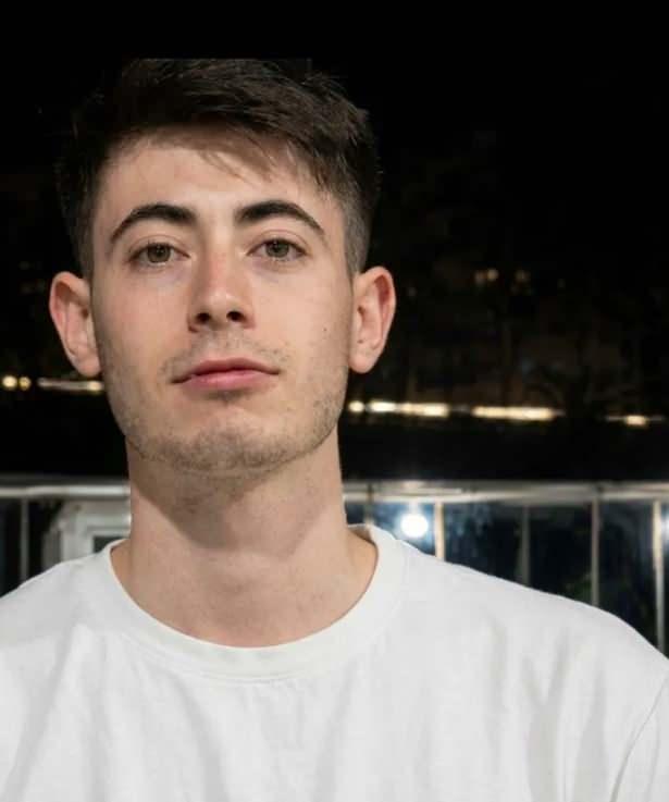 <p>19 yaşındaki saldırganın, okulun eski öğrencisi olduğu ve sadece 9'uncu sınıfı bu okulda okuğu öğrenildi. </p> <p>Saldırgan Ömer Ket, olayın ardından okula saklandı.</p> <p>Olay yerine çok sayıda polis, jandarma ekipleri ile özel harekat timleri sevk edildi. </p> <p> </p> 