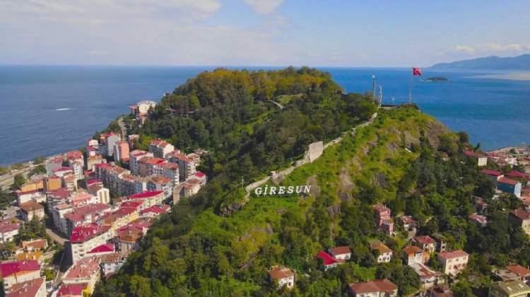 <p>GİRESUN</p>

<p>Giresun fındığı, Şebinkarahisar pestili, Tamzara dokuması...</p>

