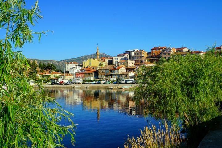 <p>ISPARTA</p>

<p>G&uuml;l suyu, g&uuml;l sepeti, g&uuml;l mumları, g&uuml;l yağı, g&uuml;l lokumu ve g&uuml;l re&ccedil;eli...</p>
