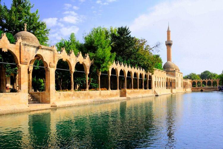 <p>ŞANLIURFA</p>

<p>İsot Biberi, Urfa Fıstığı, Nar Pekmezi...</p>
