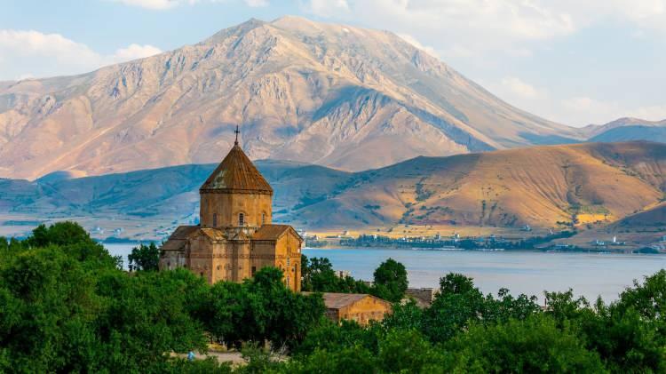 <p>VAN&nbsp;</p>

<p>Meşhur otlu peynir, &Ccedil;atak balı,&nbsp;Van G&ouml;l&uuml; ve Akdamar Kilisesi temalı magnetler...</p>
